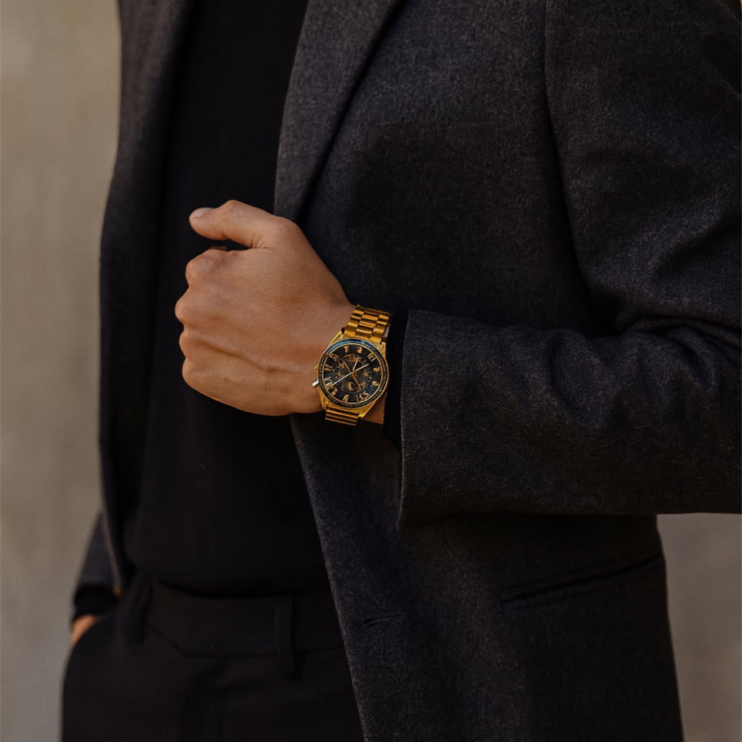 N.400 – Chronograph in eleganten Gold & Schwarz