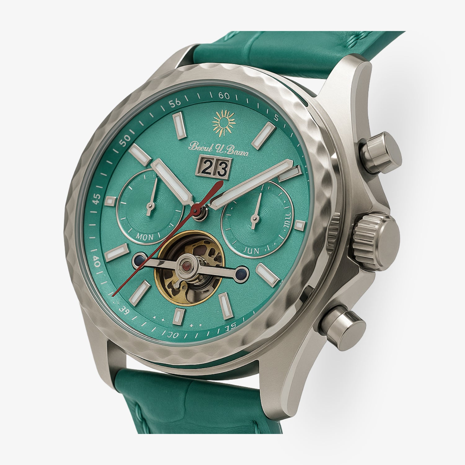 Eine Armbanduhr mit türkisem Zifferblatt, sichtbarem Uhrwerk und einem türkisen Armband.