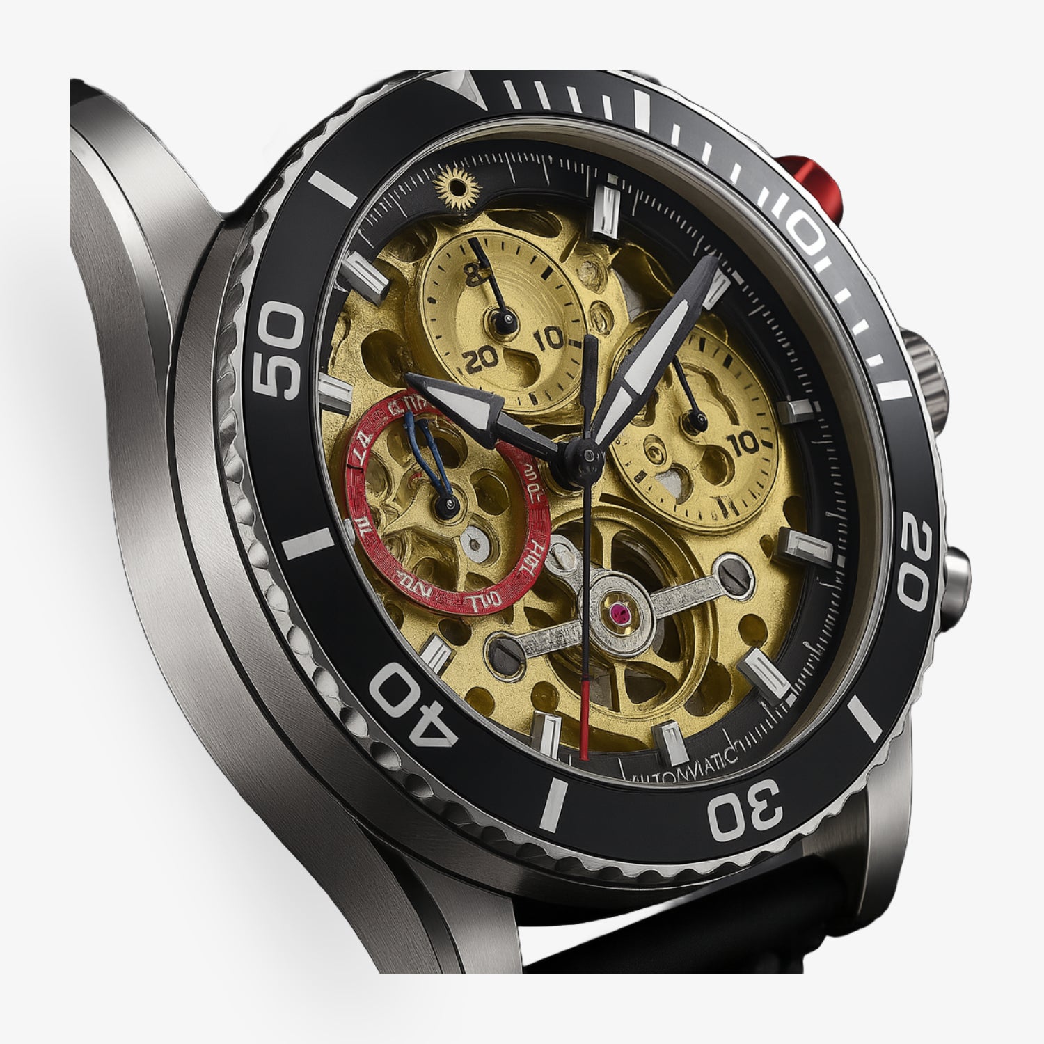 Nahaufnahme einer mechanischen Uhr mit sichtbarem Uhrwerk und schwarzer Lünette mit weißen Markierungen.
