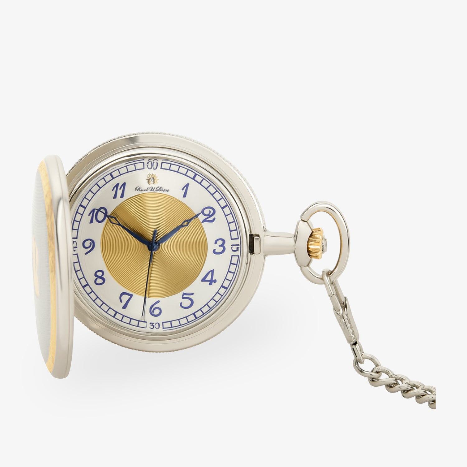 Silberne Taschenuhr mit goldfarbenem Zifferblatt, blauen Zahlen und Zeigern, und einer Kette an der Krone.