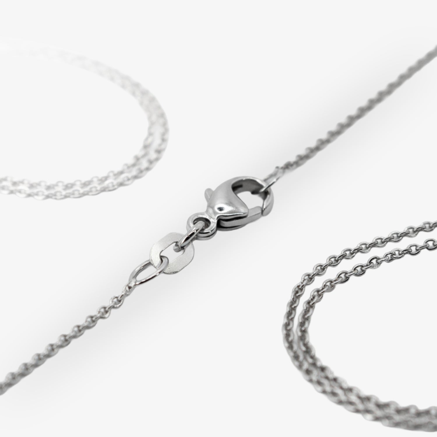 Ankerkette aus 585er Weissgold, moderne Silver Flex Chain mit filigranem Design und sicherem Verschluss.
