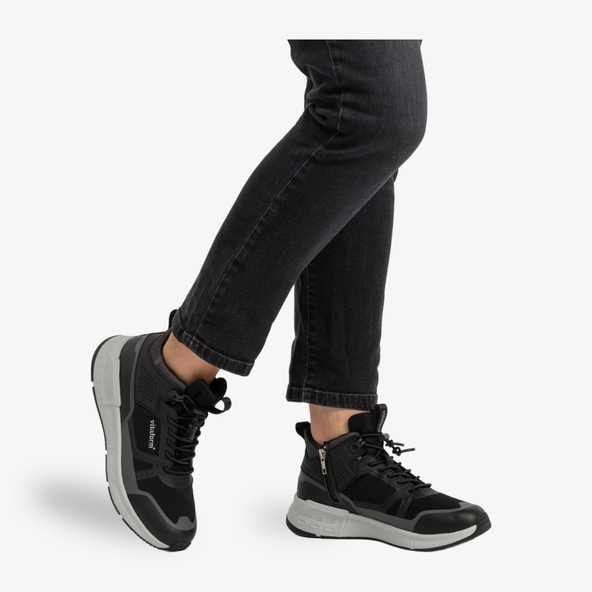 VITAFORM Trekkingschuh Titlis in Schwarz – Ansicht 5