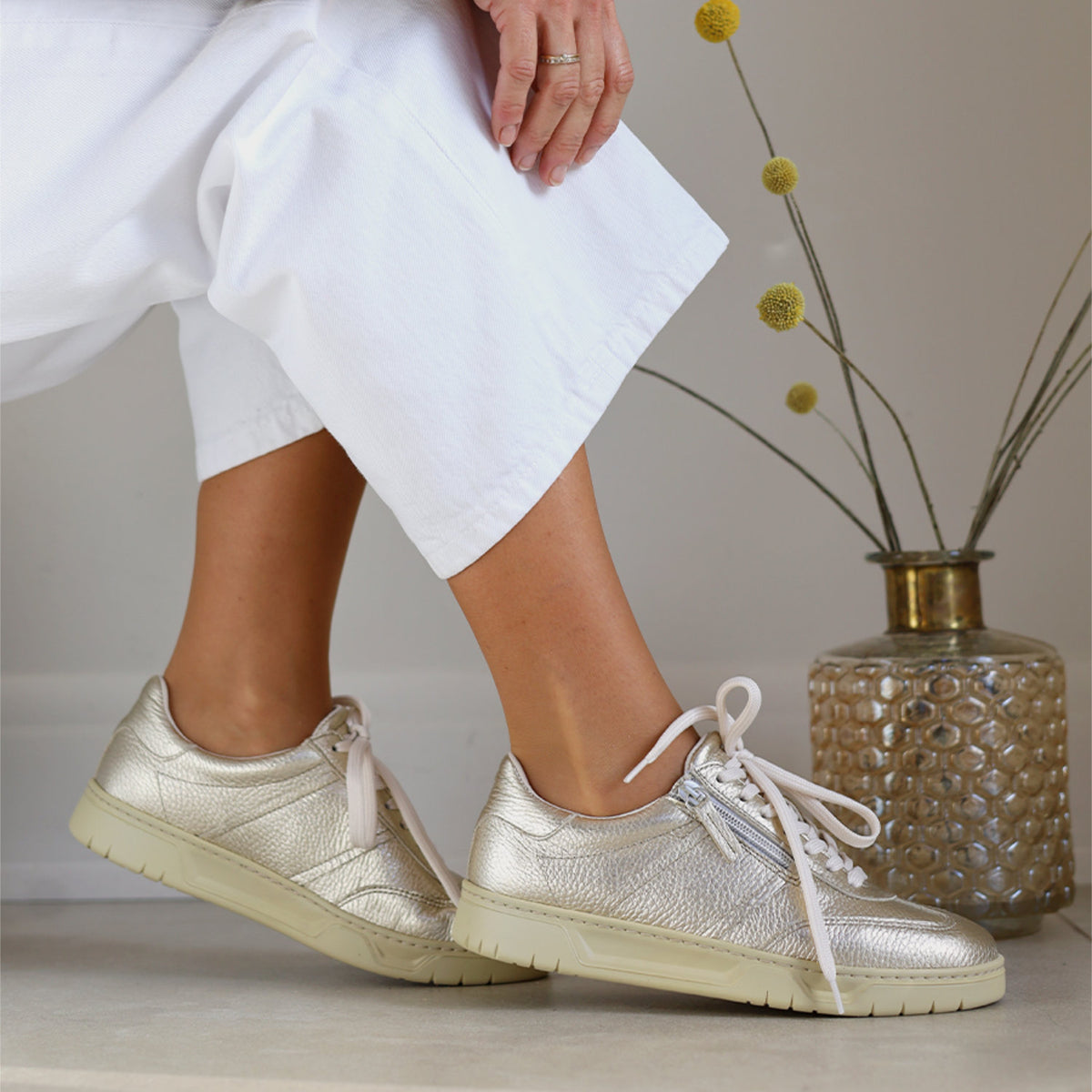 VITAFORM Sneaker Hirschleder Moléson in Gold – Ansicht 9