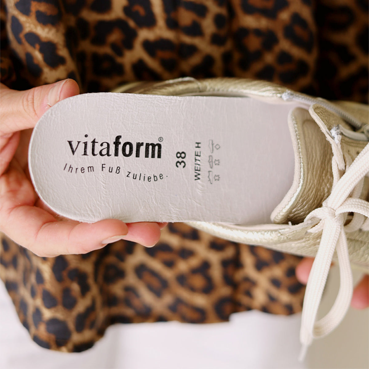 VITAFORM Sneaker Hirschleder Moléson in Gold – Ansicht 5