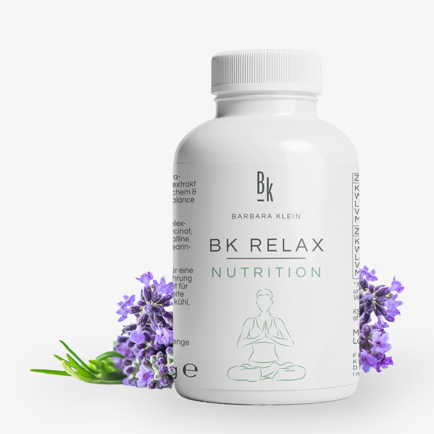 Weiße Flasche mit der Aufschrift "BK Relax Nutrition", umgeben von Lavendelblüten.