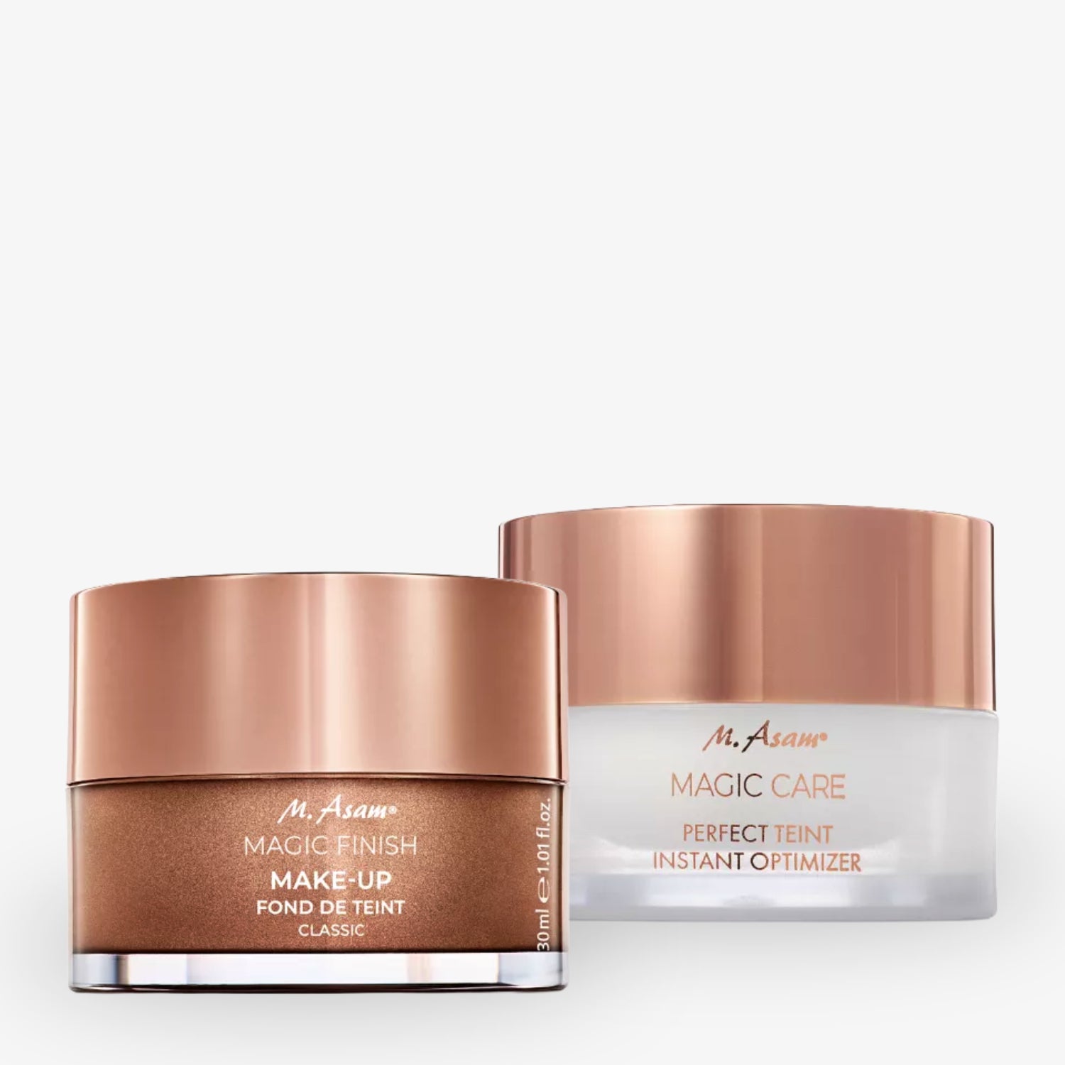 Zwei Kosmetikprodukte mit bronzefarbenen Deckeln, links Make-up, rechts Hautpflege im durchsichtigen Tiegel.