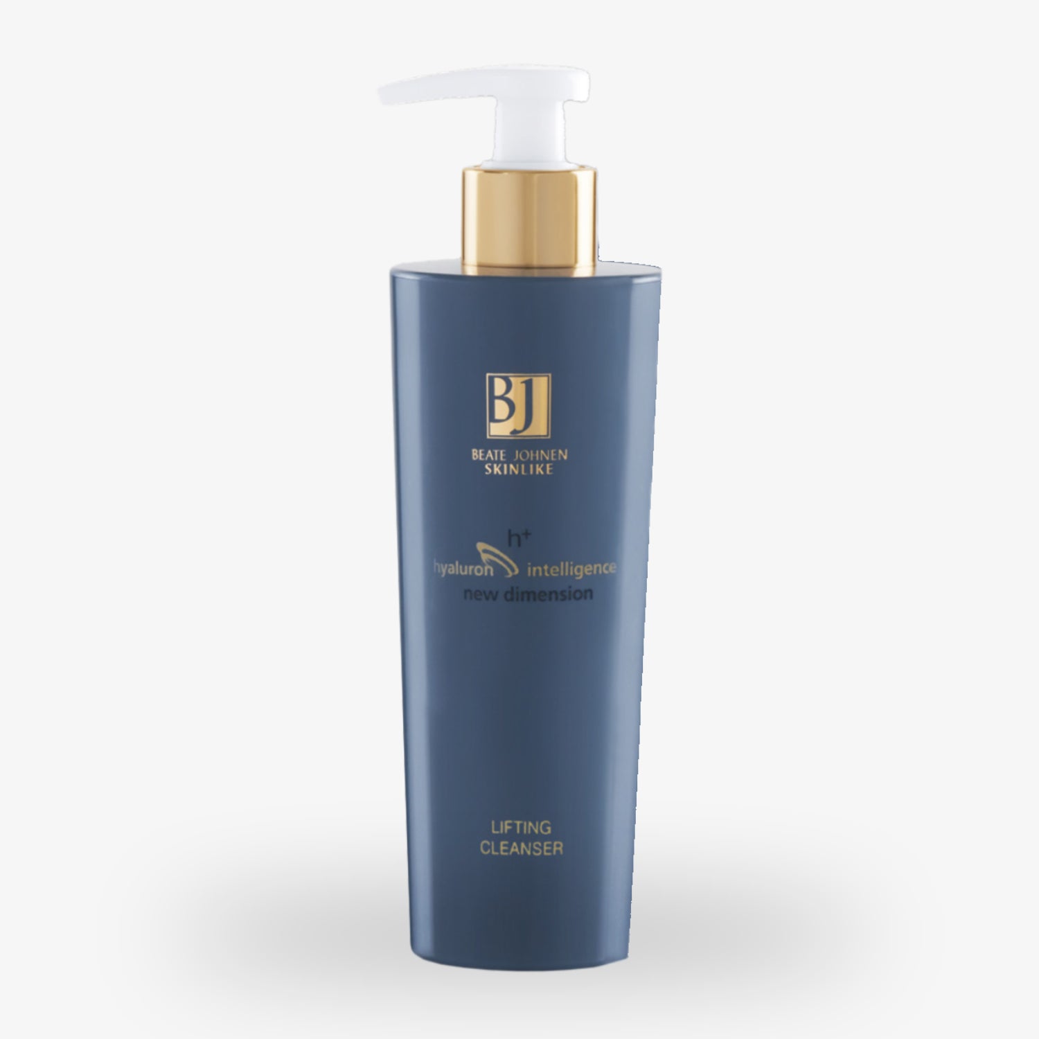 Dunkelblaue Flasche mit goldener Aufschrift und weißem Pumpverschluss, Produkt von Beate Johnen Skin Like.