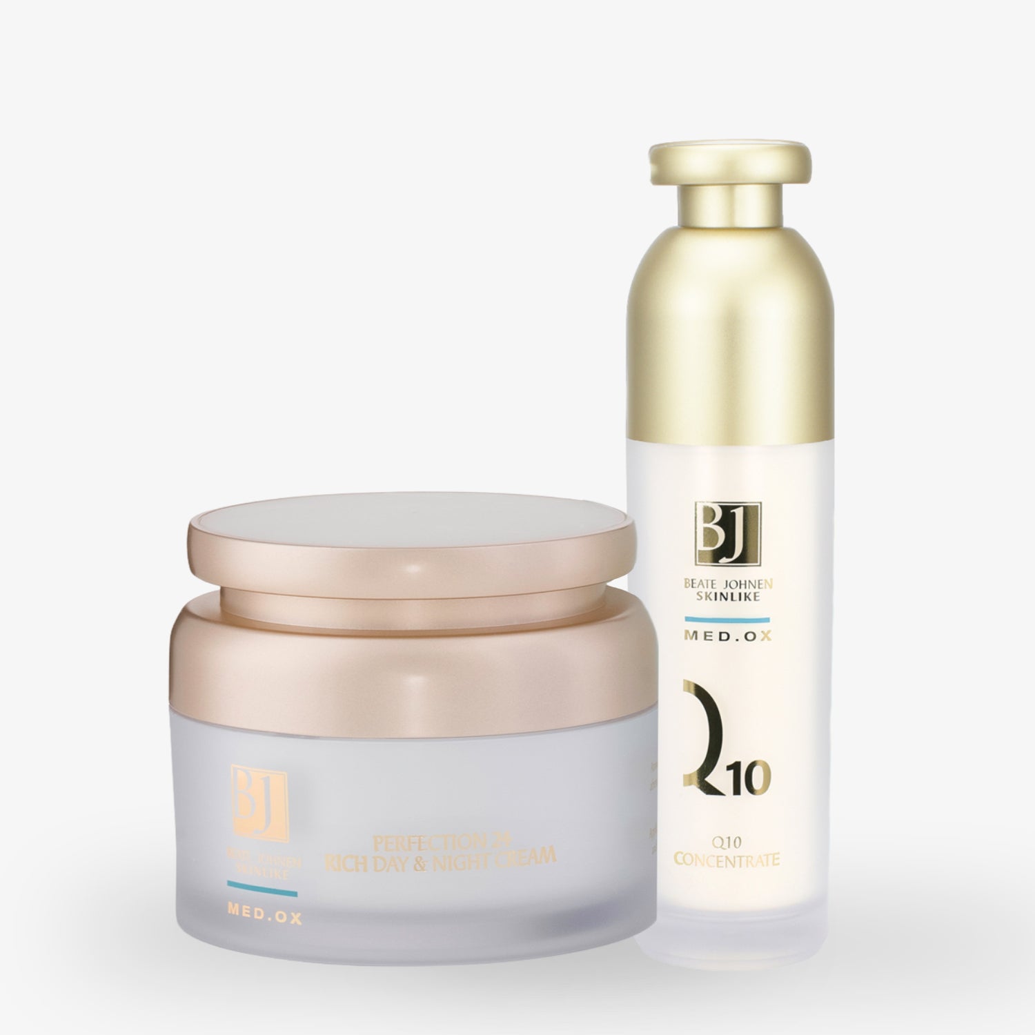 Zwei Kosmetikprodukte auf weißem Hintergrund, ein Tiegel und eine Flasche mit goldenen Akzenten.