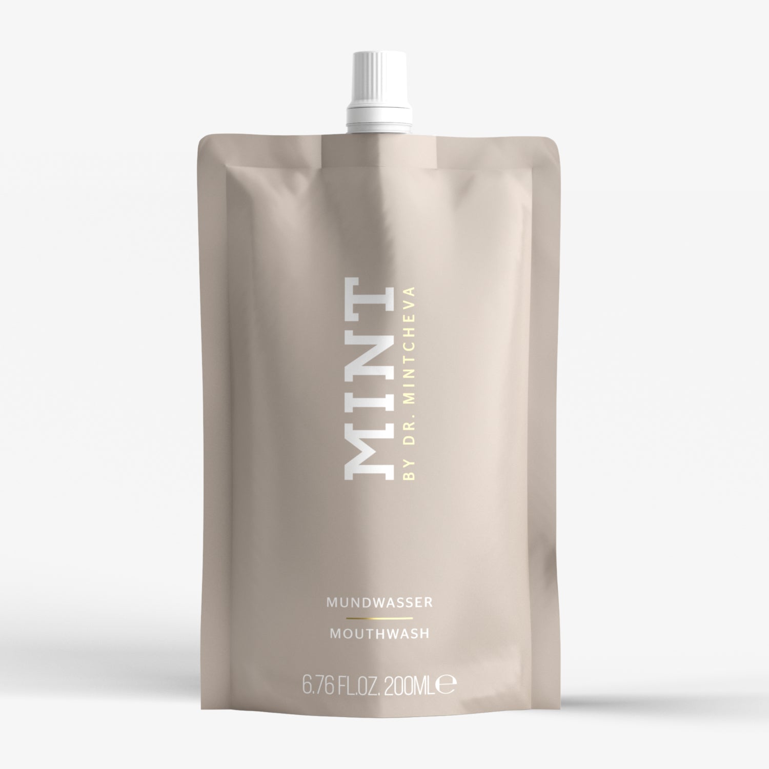 Beige Verpackung für Mundwasser mit weißem Druck und Schraubverschluss.