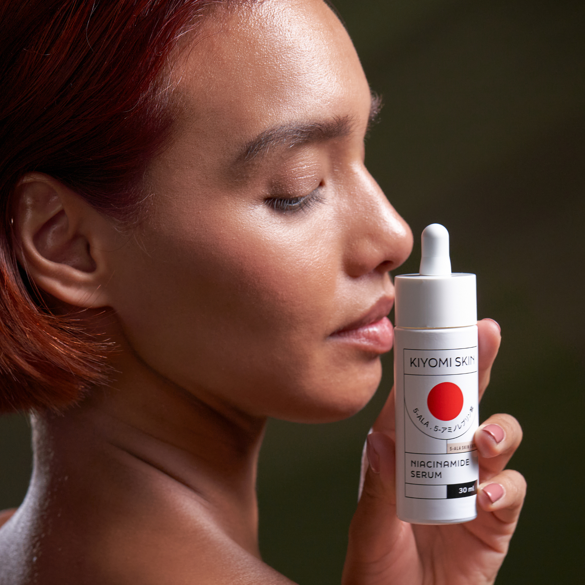 KIYOMI SKIN Niacinamide Serum für eine strahlende Glass Skin Pflege, Hautpflegeprodukt für einen ebenmäßigen Teint.