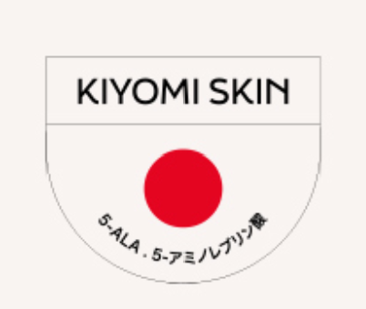Logo mit der Aufschrift "KIYOMI SKIN" und rotem Kreis, unten japanische Schriftzeichen.