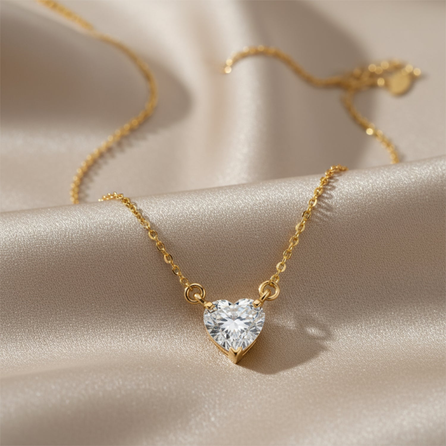 Kette Queen of Hearts – Kette mit Herzanhänger – 585er Gelbgold mit 1 ct Diamant