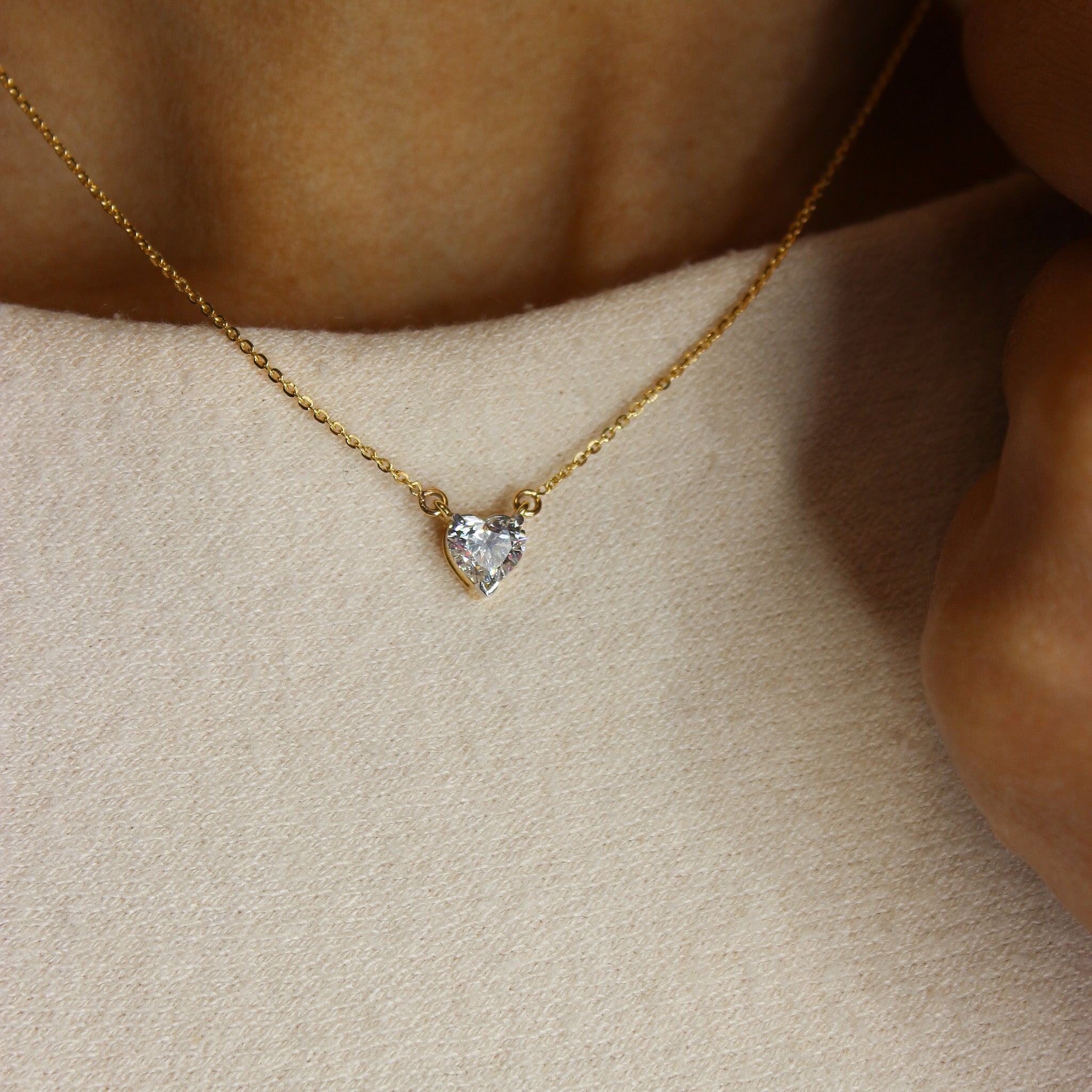 Kette Queen of Hearts – Kette mit Herzanhänger – 585er Gelbgold mit 1 ct Diamant