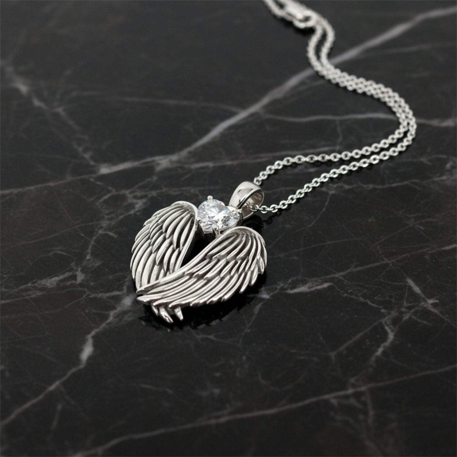 Anhänger Angel Heart Wings – Engelsflügel aus 585er Weissgold mit 0,25 ct Diamant in Herzform