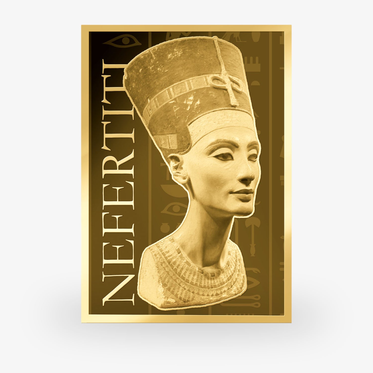 Büste der Nofretete in Goldrahmen mit ihrem Namen und ägyptischen Hieroglyphen im Hintergrund.