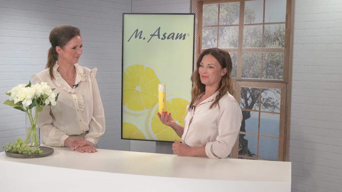 15 % Vitamin C Serum Intense Lemon Edition XXL 130 ml präsentiert von M. Asam in einem modernen Interieur.